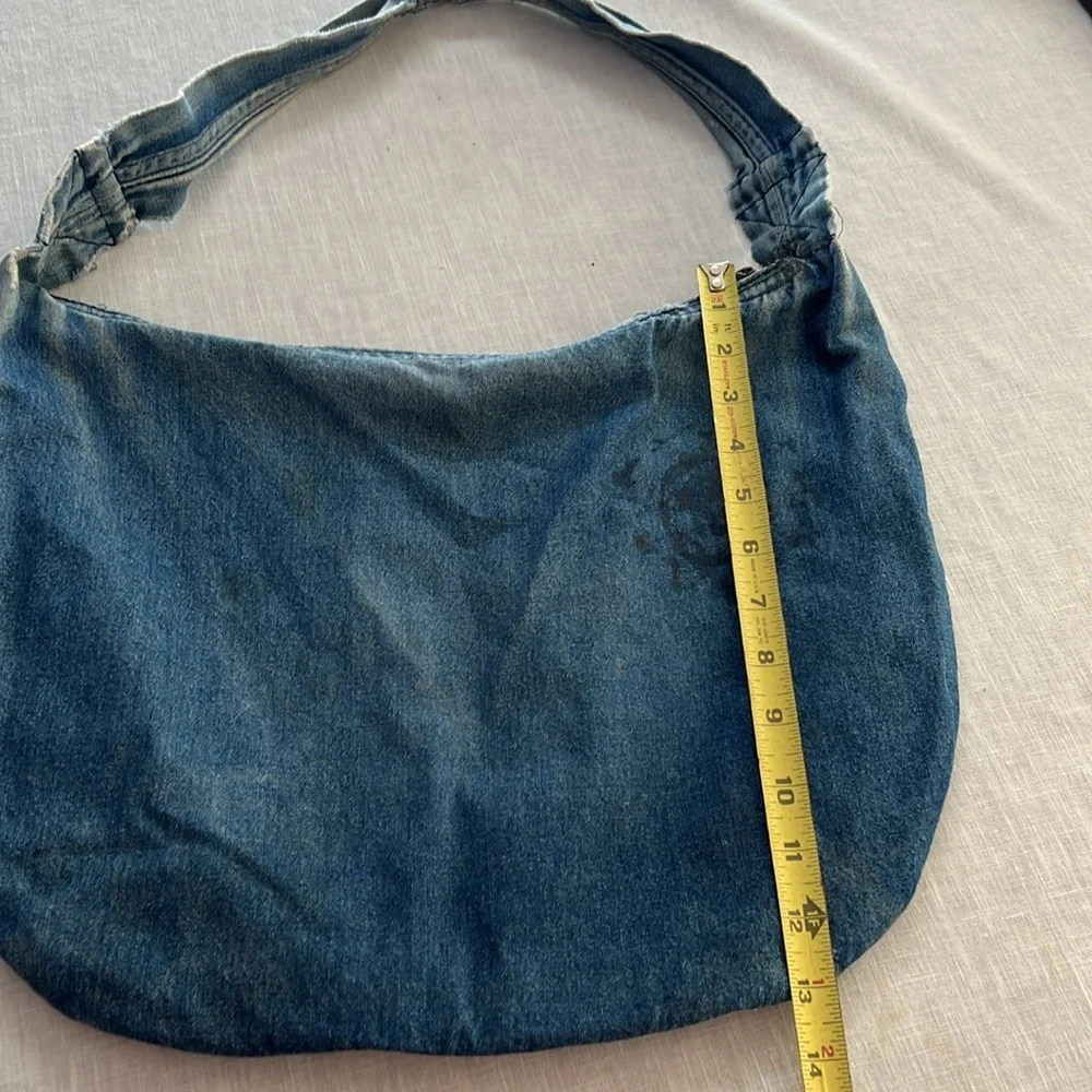 🌞 Blue denim zip up distressed hobo bag large spacious floral lined inside